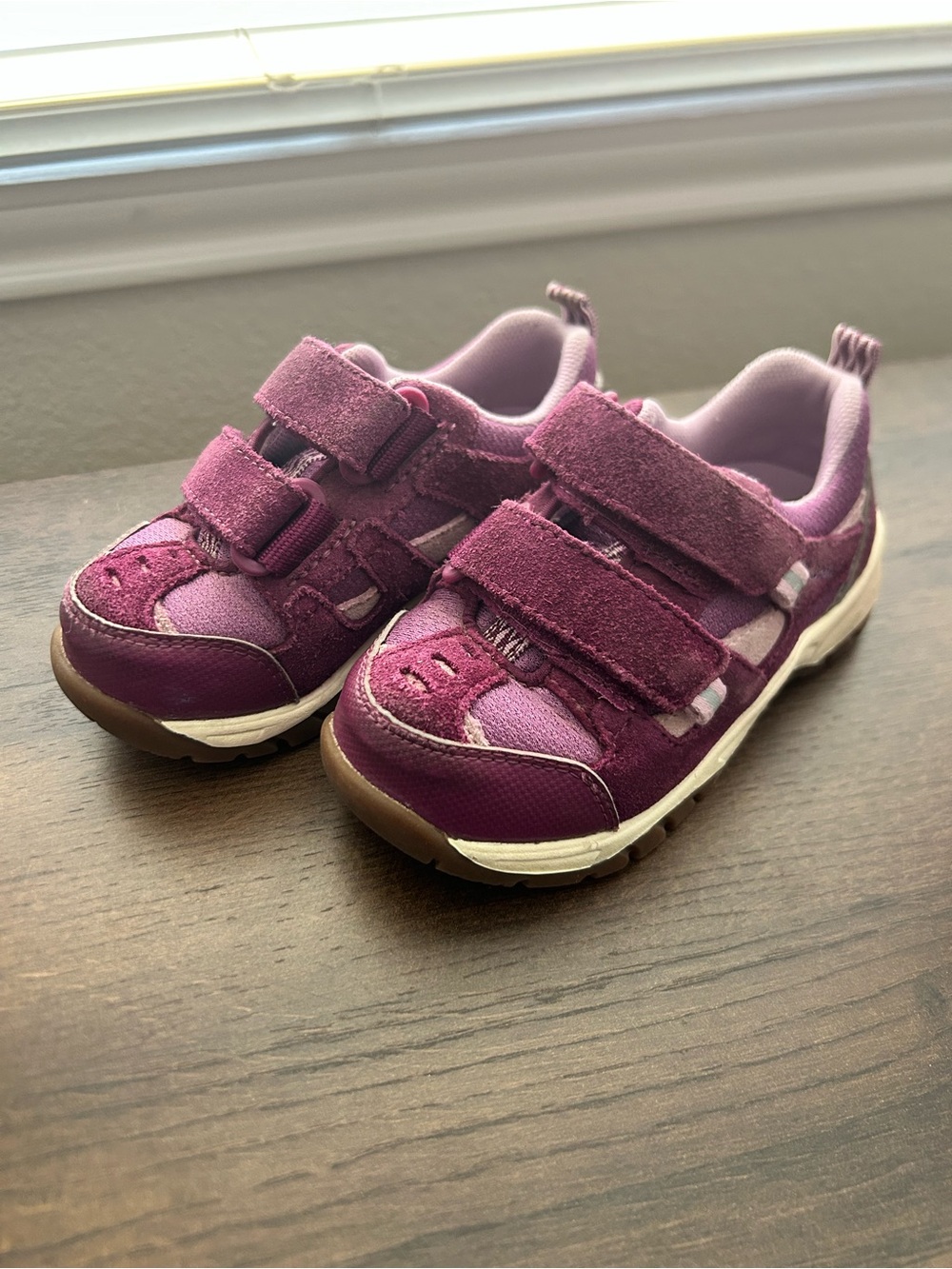 L.L. Bean Kids Double-Strap Hiking shoe in Plum size 9 toddlers